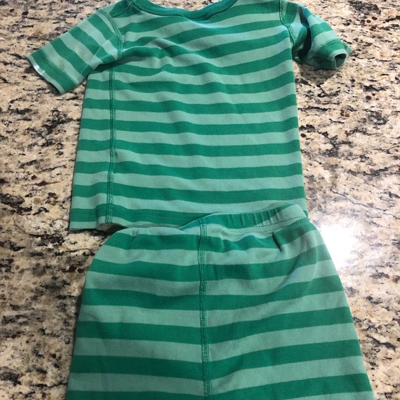 PJ’s size 90 - Picture 3 of 4